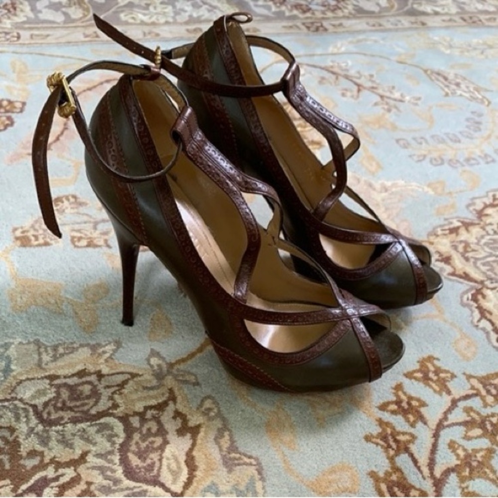 Alexander McQueen Oxford green leather heels.